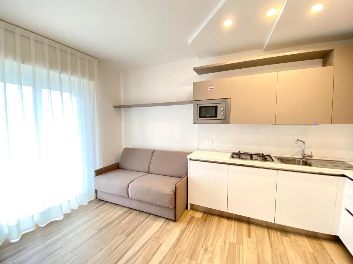 Appartamenti Cristina Carraro Immobiliare - Family Apartments ลิโดดิเยโซโล ภายนอก รูปภาพ