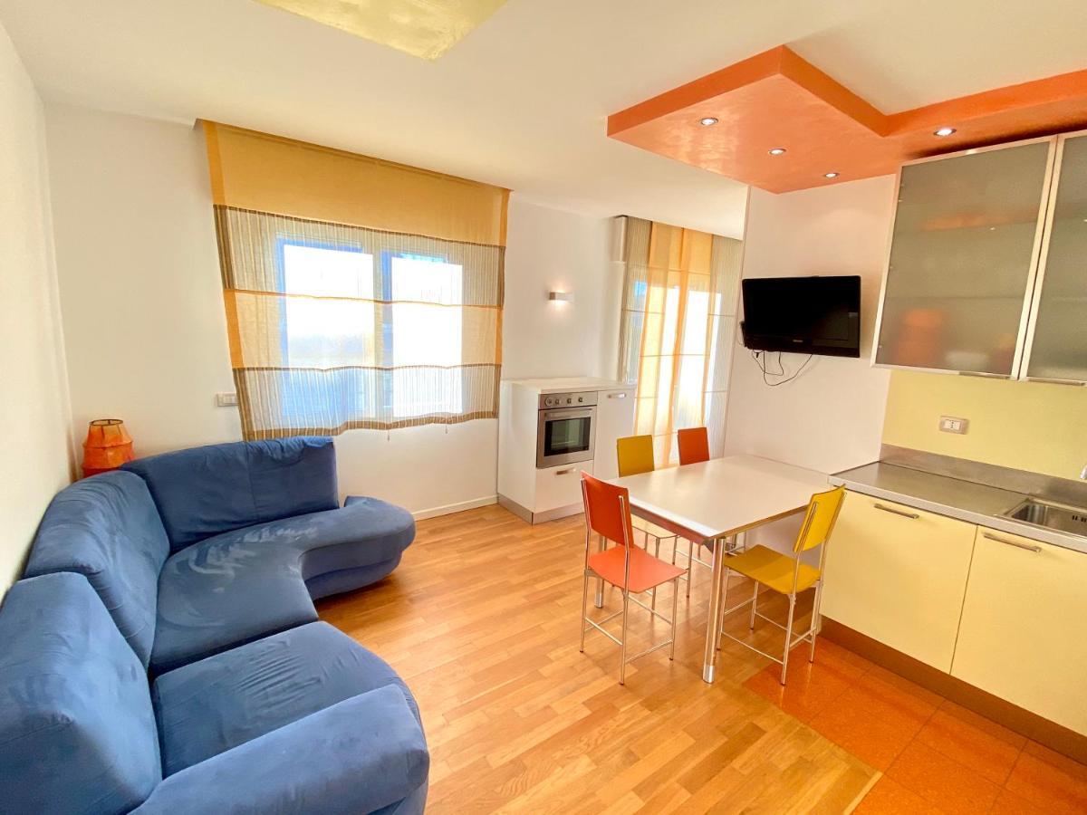 Appartamenti Cristina Carraro Immobiliare - Family Apartments ลิโดดิเยโซโล ภายนอก รูปภาพ