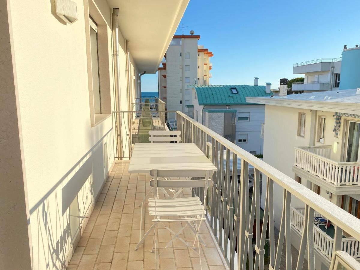 Appartamenti Cristina Carraro Immobiliare - Family Apartments ลิโดดิเยโซโล ภายนอก รูปภาพ
